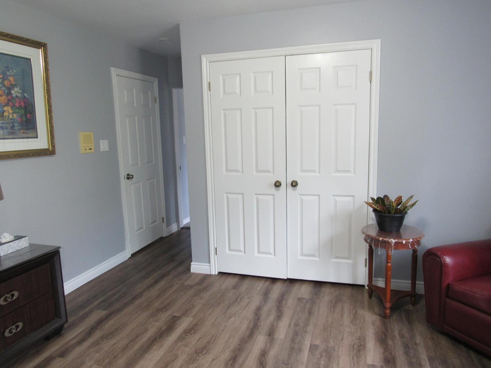 Luxury Suites At Military Trail Toronto Room photo